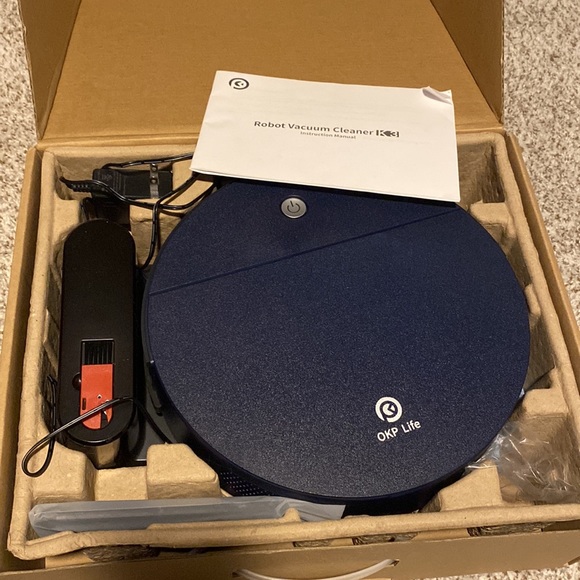 OKP Life robot vacuum - Picture 2 of 3